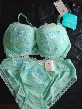 ViLALANR[E75LuW[V[cZbgFO[n