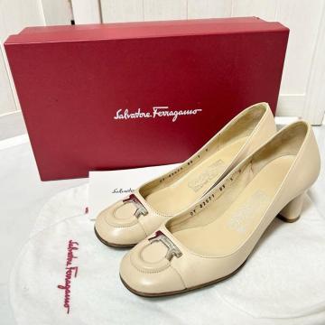 Salvatore Ferragamo tFK pvX 5 22cm