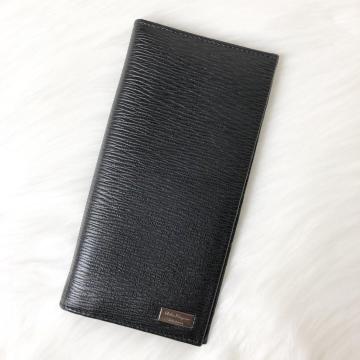 �y���g�p���zSalvatore Ferragamo �t�F���K�� �����z ��܂���z �t���b�v �E�H���b�g �u���b�N ���U�[