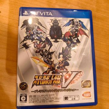 PS Vita �X�[�p�[���{�b�g���V �v���~�A���A�j���\���O���T�E���h�G�f�B�V����
