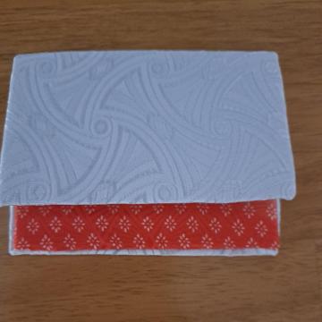 ハンドメイドのカード入れ