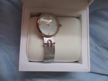 hoV ̂Nʔ 2025 FURLA t rv 