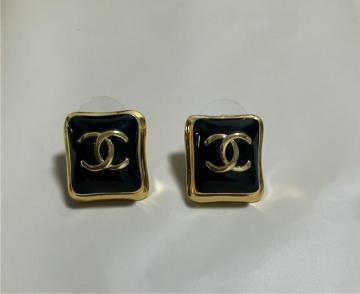 �m�x���e�BCHANEL�s�A�X