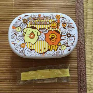 ミスド×ポムポムプリン・二段式ランチボックス。