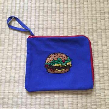 ユニクロ×ジェイソンポラン・ハンバーガー刺繍フラットポーチ