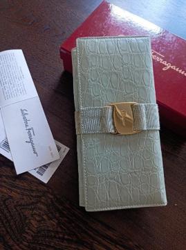 FerragamotFK@܂蒷zVi󂠂聚NR_CjOKfG󏭃A