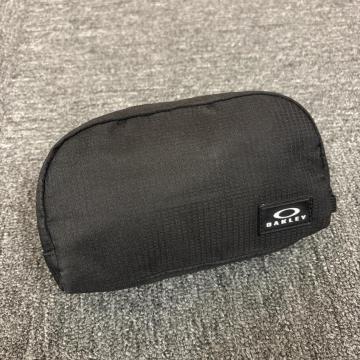 ���� OAKLEY �I�[�N���[ �|�[�` �u���b�N