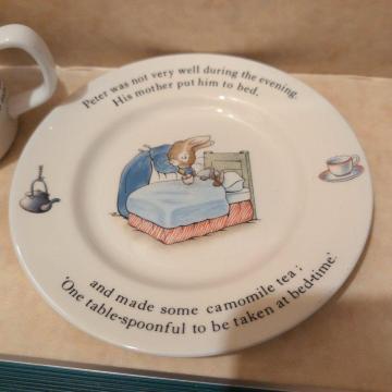 Wedgwood �s�[�^�[���r�b�g �M�ƃJ�b�v�̃Z�b�g ���K�i ���i