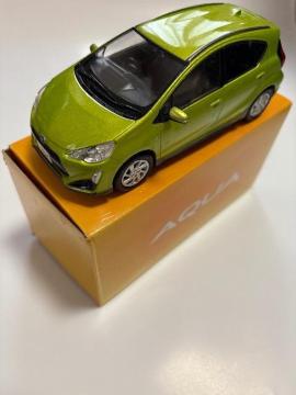 TOYOTA AQUA @P^30 tgpflesh Green fB[[񔄕i