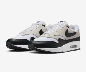 ☆NIKE AIR MAX 1 エッセンシャル☆