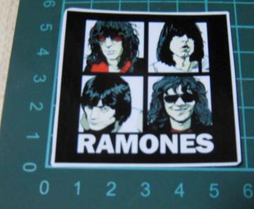 RAMONES�@�����[���Y�@���@�X�e�b�J�[