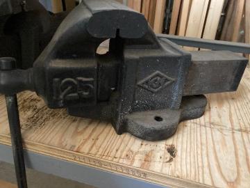 KN125