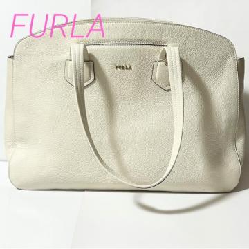 i FURLA t W_ U[ g[gobO V_[ eʎ[