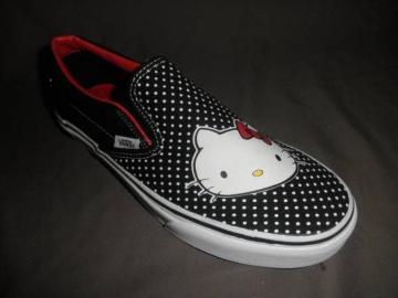 A USsVans x Hello KittyR{tClassicSlipOn24.0a