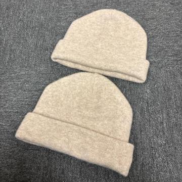  UNIQLO jN q[gebNXt[r[j[