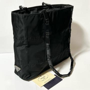 ���i PRADA �v���_ �v���X�`�b�N�`�F�[�� �O�p ���S �v���[�g �|�R�m �i�C���� ���U�[ �V�����_�[�o�b�O �u���b�N