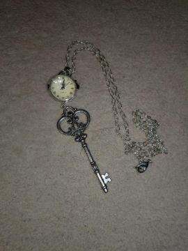 ���̎��v �l�b�N���X  ��  �f�U�C�����v�l�b�N���X