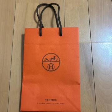 �G�����XHERMES�̃V���b�v��