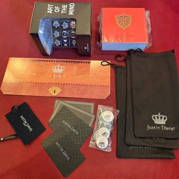 �m�x���e�B��JUSTIN DAVIS���X�e�b�J�[.������.���[�r�b�N�L���[�u������������