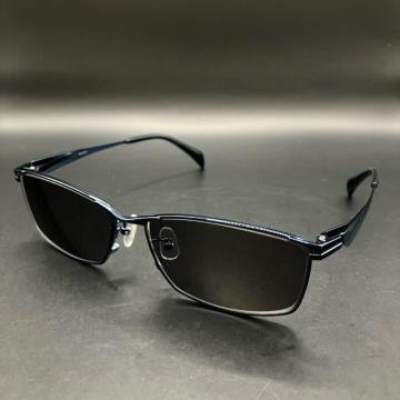 ���� �T���O���X ISG-M131