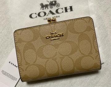 COACH ��܂���z�@���܌��@�L�X���b�N�@�V�O�l�`���[