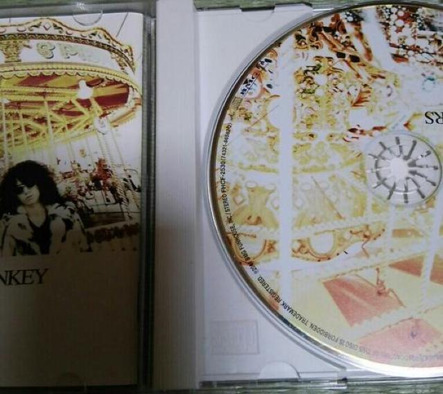 ベストCD イエローモンキー GOLDENYEARS SINGLES 1996-2001 < タレントグッズ  ベストCD イエローモンキー GOLDENYEARS SINGLES 1996-2001 < タレントグッズの