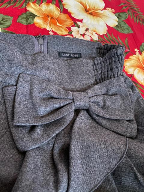 美品☆レストローズ☆カシミヤ入リボンデザインスカート☆激かわ < ブランド 美品☆レストローズ☆カシミヤ入リボンデザインスカート☆激かわ < ブランドの