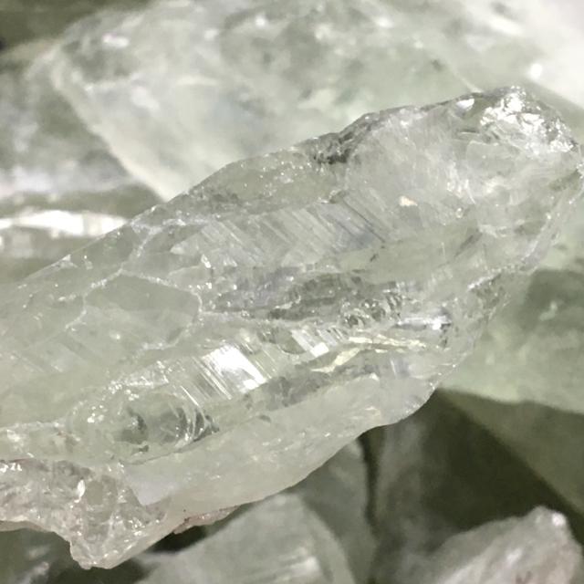 《結晶原石300g》希少プラシオライト(グリーンアメジスト)浄化 < インテリア/ライフ  《結晶原石300g》希少プラシオライト(グリーンアメジスト)浄化 < インテリア/ライフの