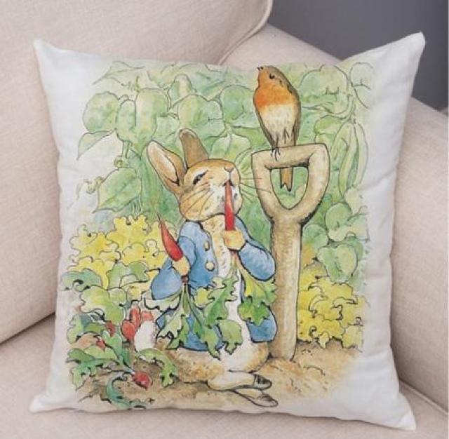 新品 ピーターラビット クッションカバー C うさぎ < インテリア/ライフ  新品 ピーターラビット クッションカバー C うさぎ  < インテリア/ライフの