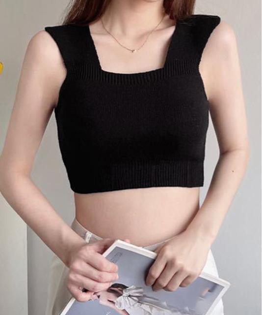 送料無料 新品 ショート丈 カップ付きニットタンクトップ < 女性ファッション  送料無料 新品 ショート丈 カップ付きニットタンクトップ < 女性ファッションの