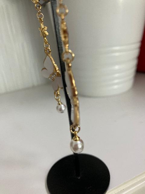 ハンドメイド バタフライのチャームとパールを使用したピアス < 女性ファッション  ハンドメイド バタフライのチャームとパールを使用したピアス < 女性ファッションの