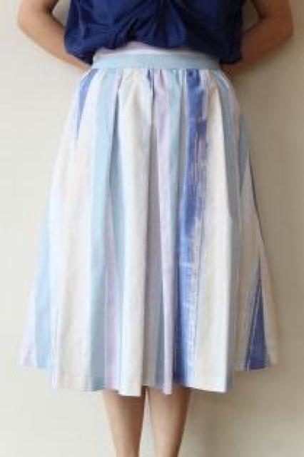 【Doneeyu / ドニーユ】 手描き風ストライプ 膝丈フレアスカート 36 < 女性ファッション 【Doneeyu / ドニーユ】 手描き風ストライプ 膝丈フレアスカート 36 < 女性ファッションの