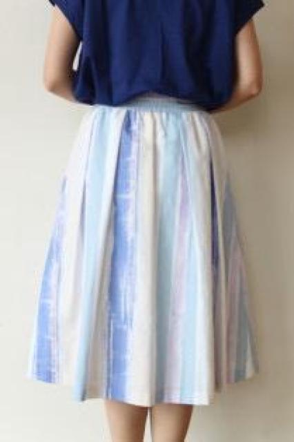 【Doneeyu / ドニーユ】 手描き風ストライプ 膝丈フレアスカート 36 < 女性ファッション 【Doneeyu / ドニーユ】 手描き風ストライプ 膝丈フレアスカート 36 < 女性ファッションの