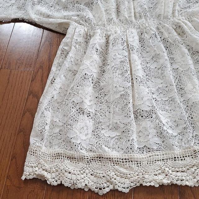 新品*タグ付き*総レース*チュニック*5分袖*オフホワイト*シースルー*花柄 < 女性ファッション  新品*タグ付き*総レース*チュニック*5分袖*オフホワイト*シースルー*花柄 < 女性ファッションの