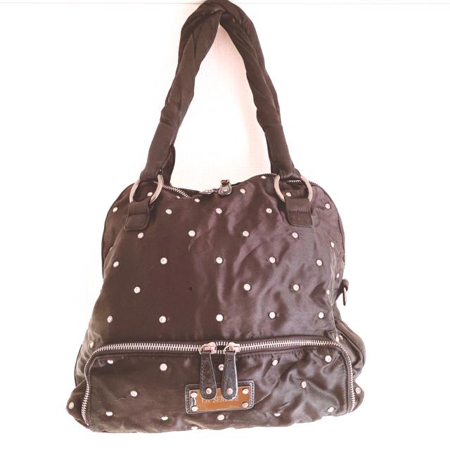 LIPSERVICEBlacksilverリップサービス黒銀ラウンドトートバッグ < ブランド LIPSERVICEBlacksilverリップサービス黒銀ラウンドトートバッグ < ブランドの