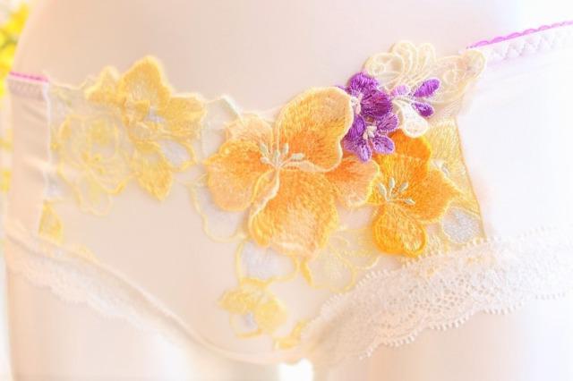 salute☆サルート☆13G☆フィレンツェ☆キャミソール☆ローライズ☆Mサイズ☆IVアイボリー < 女性ファッション  salute☆サルート☆13G☆フィレンツェ☆キャミソール☆ローライズ☆Mサイズ☆IVアイボリー < 女性ファッションの