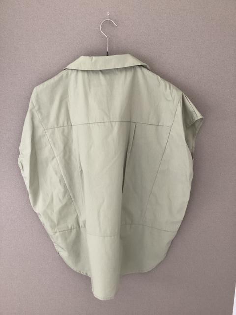 新品タグ付き 多機能ノースリーブブラウス カーキ フリーサイズ < 女性ファッション 新品タグ付き 多機能ノースリーブブラウス カーキ フリーサイズ < 女性ファッションの