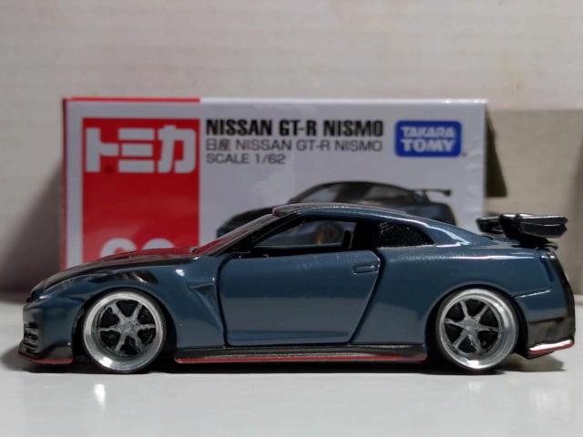 yg~JzY NISSAN GT-R NISMO  zr[ 