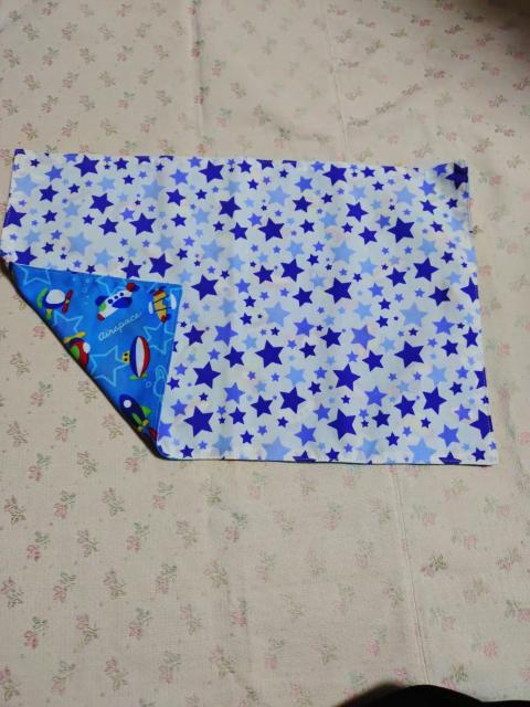 【送料無料】ハンドメイド ランチョンマット リバーシブル 乗り物 星柄 入園 入学 < インテリア/ライフ 【送料無料】ハンドメイド ランチョンマット リバーシブル 乗り物 星柄 入園 入学 < インテリア/ライフの