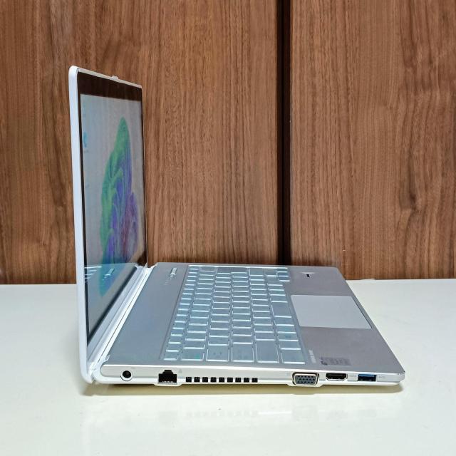 FUJITSU LIFEBOOK Corei7 ������8GB SSD512GB Web�J���� �^�b�`�p�l�� DVD Office �� PC�{��/���Ӌ@��� 