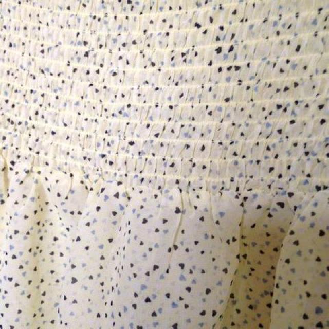 ジーユー★イエロー ハートドット シャーリング ブラウス シャツ < ブランド  ジーユー★イエロー ハートドット シャーリング ブラウス シャツ < ブランドの