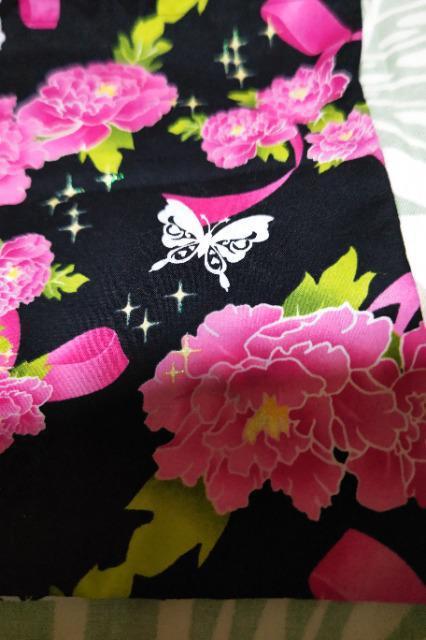 ★処分品★新品黒×牡丹白蝶々ピンクリボン柄ナナメ掛巾着袋 < キッズ/ベビー  ★処分品★新品黒×牡丹白蝶々ピンクリボン柄ナナメ掛巾着袋 < キッズ/ベビーの