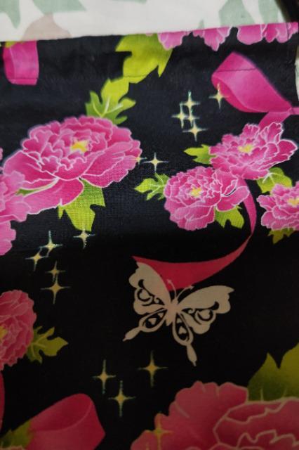 ★処分品★新品黒×牡丹白蝶々ピンクリボン柄ナナメ掛巾着袋 < キッズ/ベビー  ★処分品★新品黒×牡丹白蝶々ピンクリボン柄ナナメ掛巾着袋 < キッズ/ベビーの