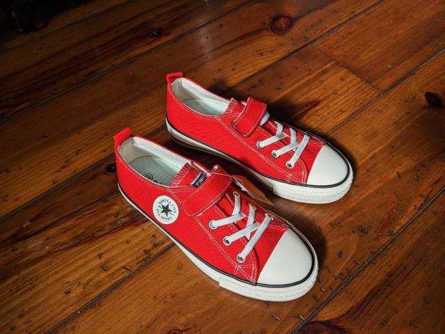 新品 ローカット スニーカー シューズ 靴 レディース 23cm レッド < 女性ファッション  新品 ローカット スニーカー シューズ 靴 レディース 23cm レッド < 女性ファッションの