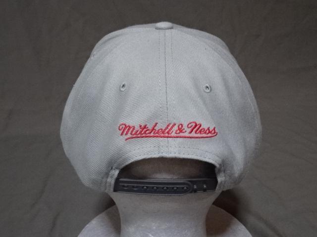 【Mitchell & Ness】 NBAバスケ ロサンゼルス レイカーズ ロゴ刺繍入りキャップ < 男性ファッション  【Mitchell & Ness】 NBAバスケ ロサンゼルス レイカーズ ロゴ刺繍入りキャップ < 男性ファッションの