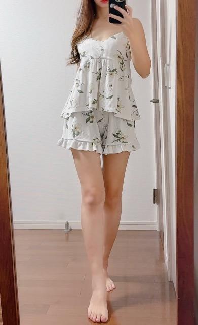 美脚魅せ ホワイト花柄ショーパン セットアップ可能 < 女性ファッション 美脚魅せ ホワイト花柄ショーパン セットアップ可能 < 女性ファッションの