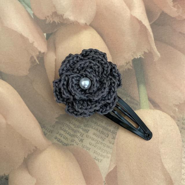 ハンドメイド♪レース編み 薔薇風お花モチーフのヘアピン < 女性ファッション  ハンドメイド♪レース編み 薔薇風お花モチーフのヘアピン  < 女性ファッションの