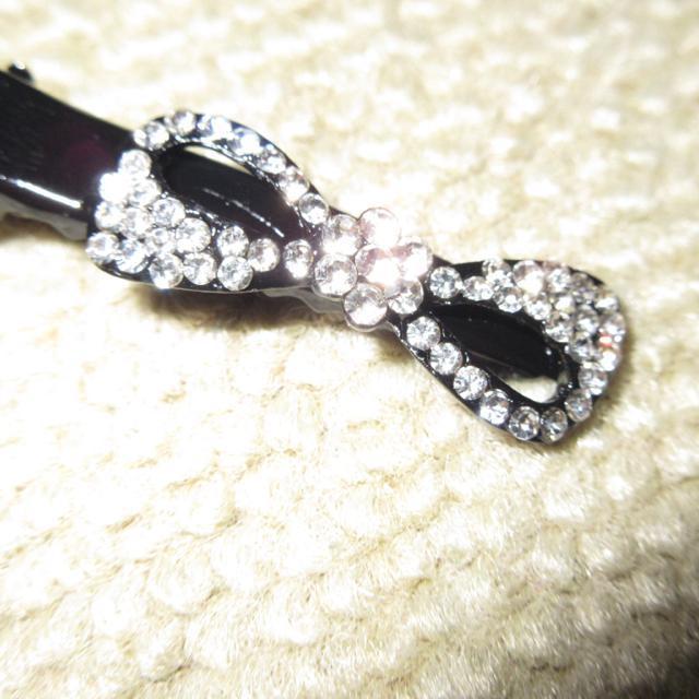 未使用☆ラインストーンリボンモチーフ*ミニヘアクリップ(ブラック) < 女性アクセサリー/時計  未使用☆ラインストーンリボンモチーフ*ミニヘアクリップ(ブラック) < 女性アクセサリー/時計の