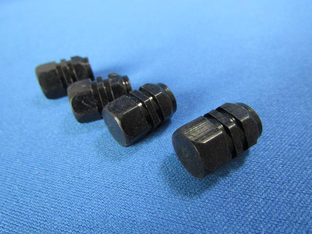 ● スポーティー&軽量 アルミ製AIRVALVE CAPアルマイトブラック仕様 < 自動車/バイク ● スポーティー&軽量 アルミ製AIRVALVE CAPアルマイトブラック仕様 < 自動車/バイク