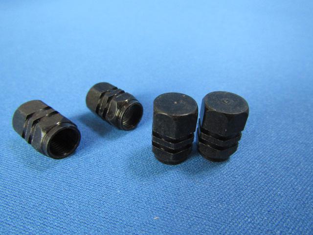 ● スポーティー&軽量 アルミ製AIRVALVE CAPアルマイトブラック仕様 < 自動車/バイク ● スポーティー&軽量 アルミ製AIRVALVE CAPアルマイトブラック仕様 < 自動車/バイク